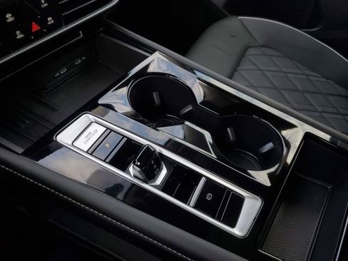 Certified 2025 Volkswagen Atlas SEL Premium R-Line image 22