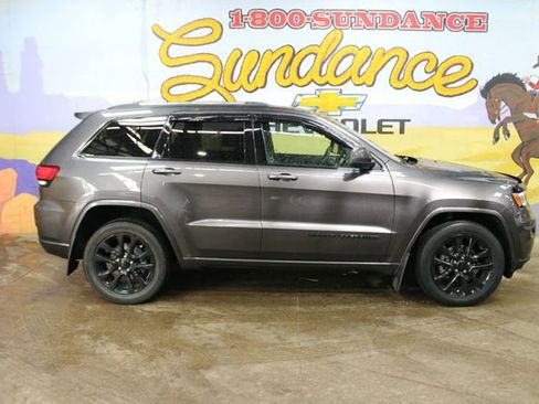 Used 2020 Jeep Grand Cherokee Altitude AWD/4WD image 1