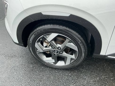 Certified 2023 Hyundai Venue Limited FWD image 13