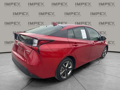 Used 2022 Toyota Prius XLE image 5