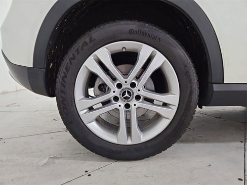 Used 2018 Mercedes-Benz GLA 250 4MATIC image 13