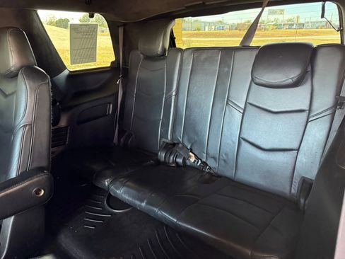 Used 2019 Cadillac Escalade Platinum image 23