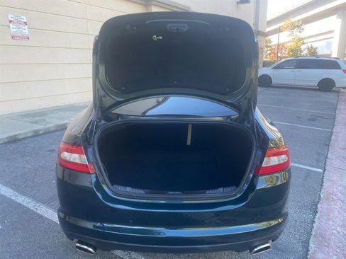 Used 2010 Jaguar XF Luxury image 12