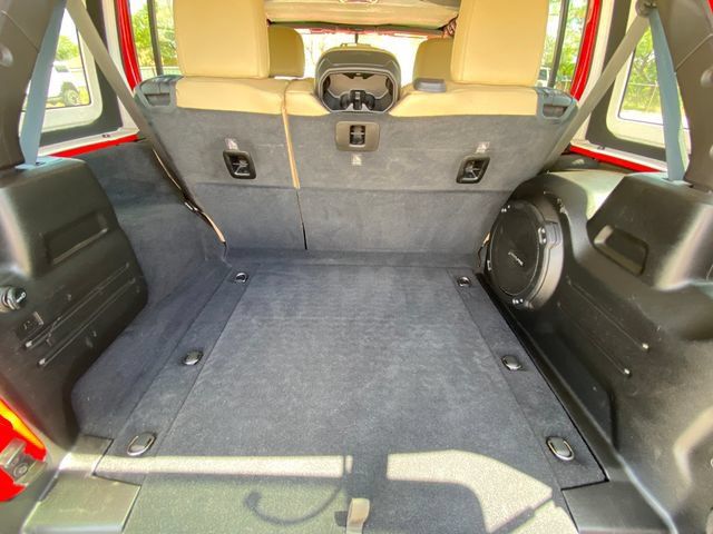 Used 2019 Jeep Wrangler Unlimited Rubicon w/ Dual Top Group AWD/4WD image 16