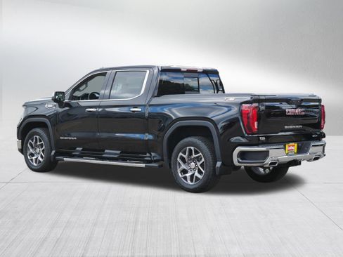 Used 2023 GMC Sierra 1500 SLT w/ SLT Premium Package AWD/4WD image 5
