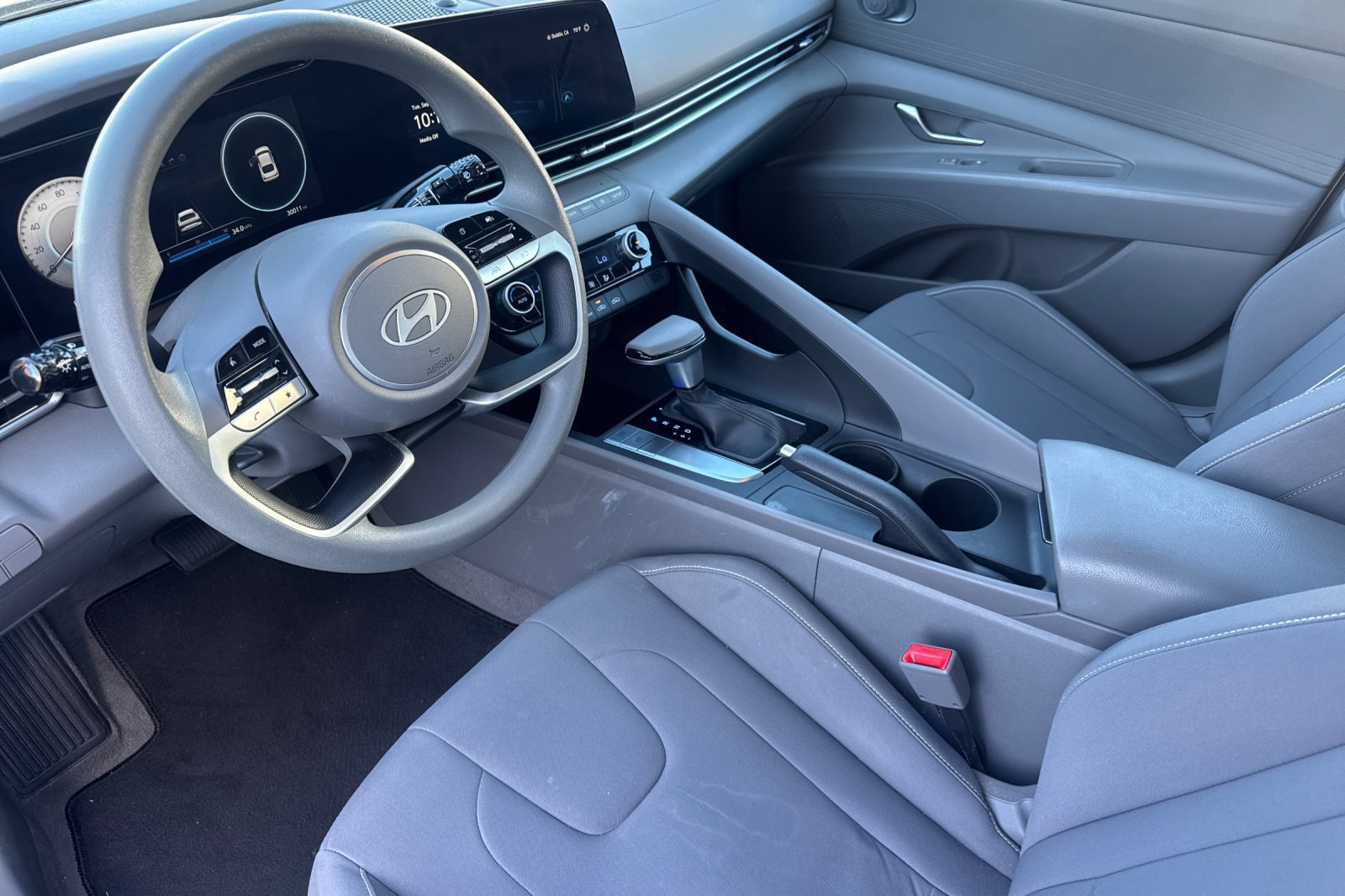Used 2024 Hyundai Elantra SEL FWD image 11