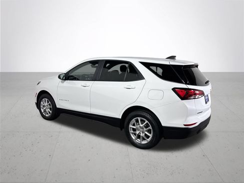 Used 2022 Chevrolet Equinox LS w/ LS Convenience Package AWD/4WD image 8