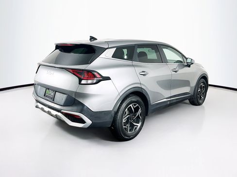 Used 2024 Kia Sportage LX image 9