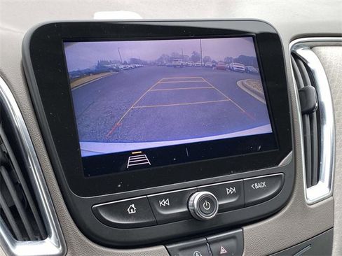 Used 2020 Chevrolet Malibu LT image 24