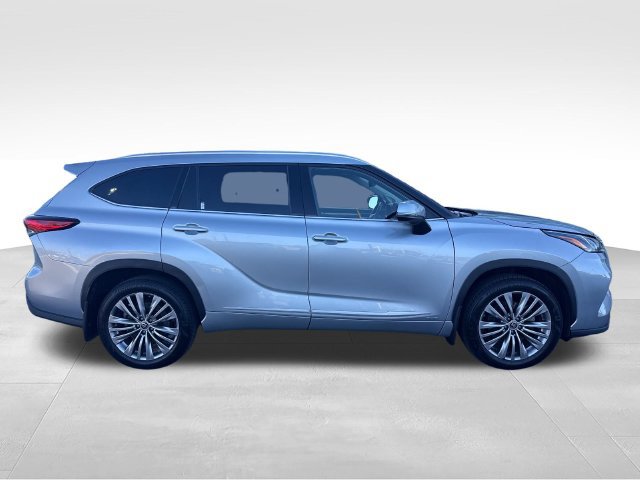 Used 2022 Toyota Highlander Platinum AWD/4WD image 6