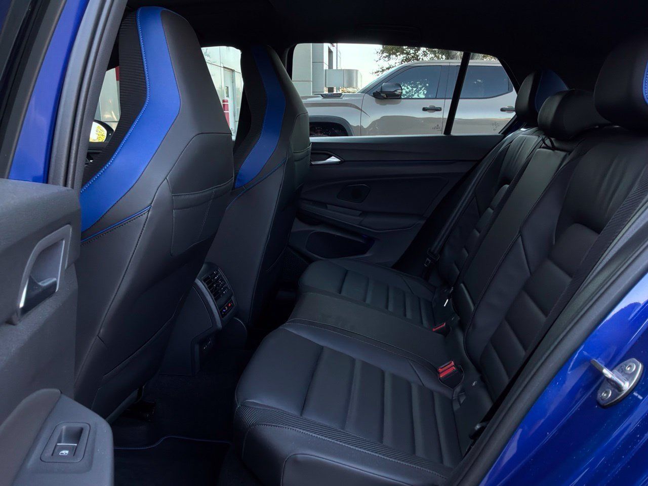 Used 2025 Volkswagen Golf AWD/4WD image 15