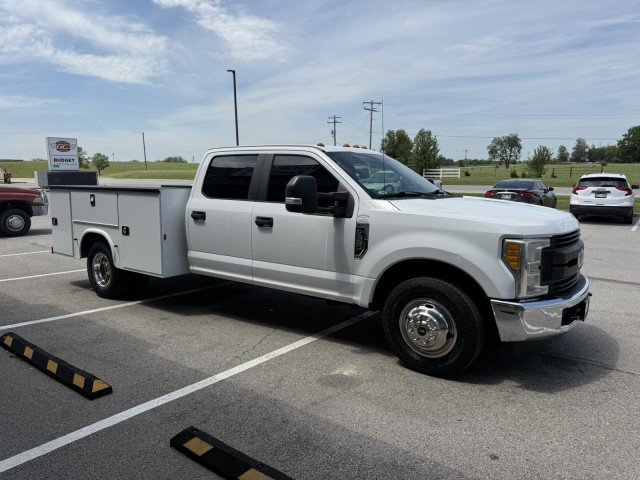 Used 2017 Ford F350 XL w/ Power Equipment Group RWD image 3