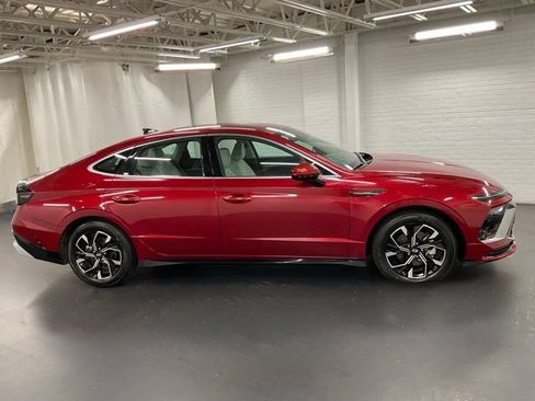 Used 2025 Hyundai Sonata SEL FWD image 6