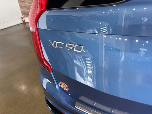 Used 2019 Volvo XC90 T5 R-Design image 20