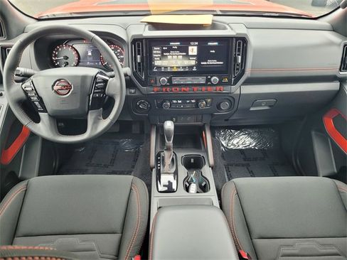 Used 2025 Nissan Frontier PRO-4X w/ Black Accent Package image 16