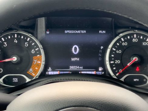 Used 2021 Jeep Renegade Latitude FWD image 29