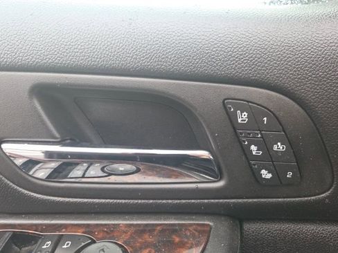 Used 2009 GMC Yukon Denali image 28