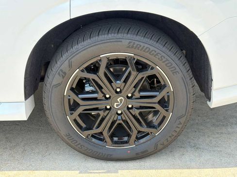 New 2026 INFINITI QX80 4WD image 9