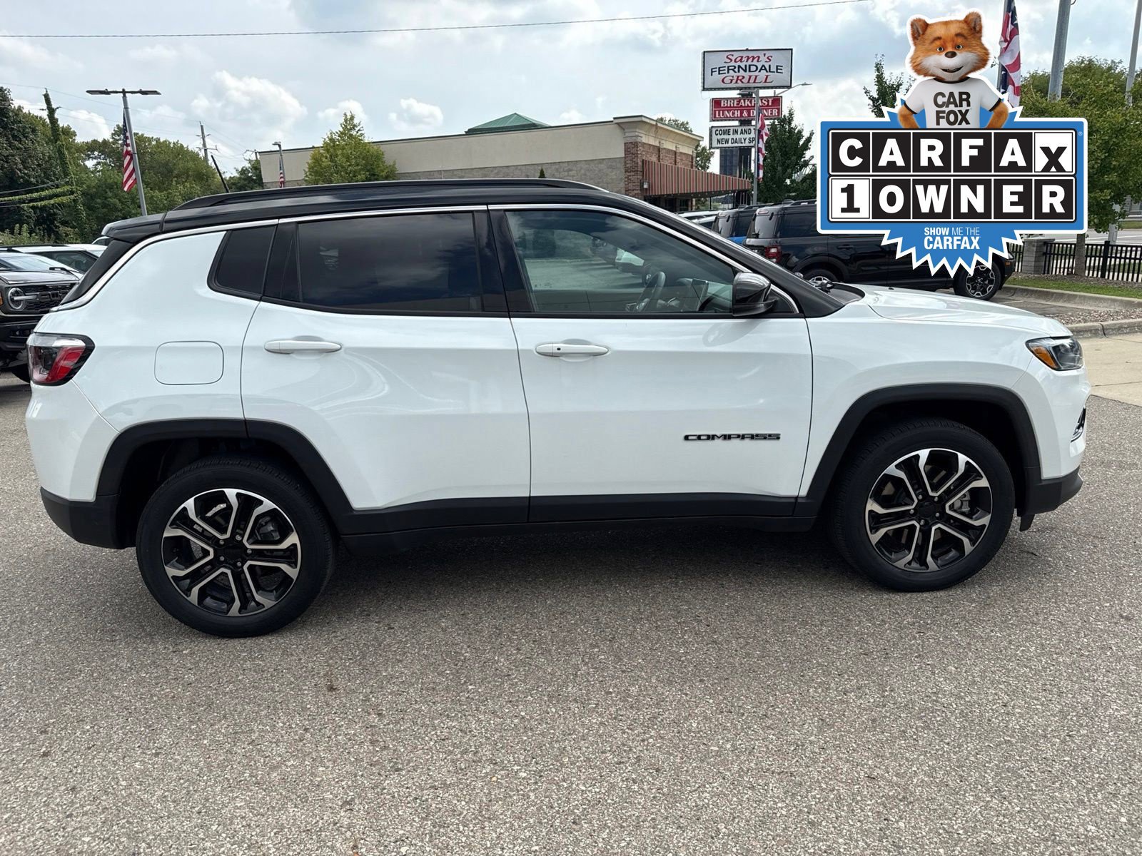 Used 2023 Jeep Compass Limited AWD/4WD image 2