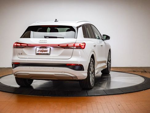 Used 2023 Audi Q4 e-tron Premium Plus w/ Premium Plus image 5