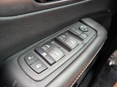 New 2026 Chrysler Pacifica Select w/ S Appearance Package image 37