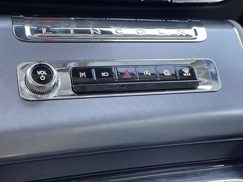 Used 2025 Lincoln Aviator AWD w/ Jet Appearance Package image 16