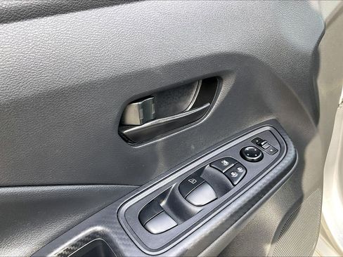 Used 2023 Nissan Versa S w/ S Plus Package image 30