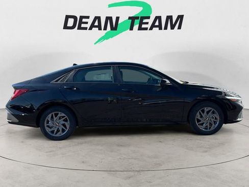 New 2026 Hyundai Elantra Blue image 8