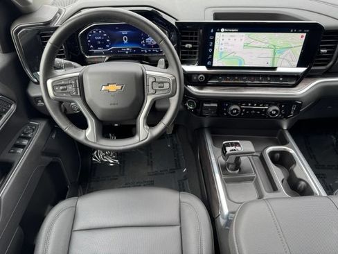 Used 2025 Chevrolet Silverado 1500 LTZ AWD/4WD image 15