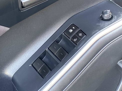 Used 2023 Toyota Highlander LE FWD image 25