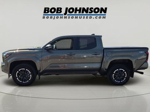 Used 2026 Toyota Tacoma TRD Sport w/ TRD Sport Upgrade Package AWD/4WD image 5