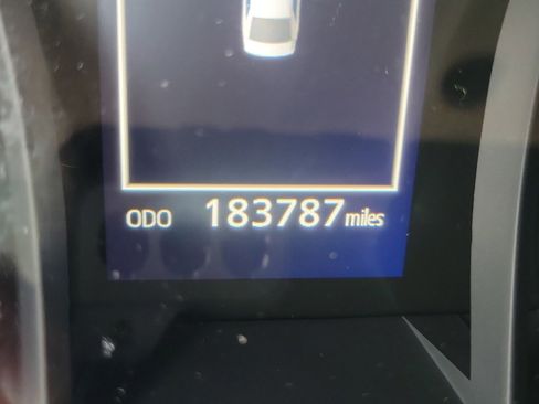 Used 2018 Toyota Camry LE image 21