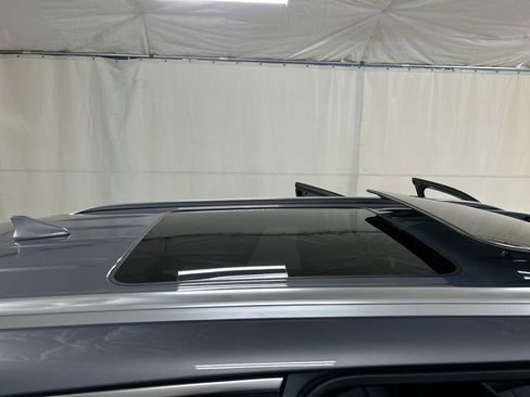 Certified 2025 Kia Telluride SX w/ SX Captain's Chair Package AWD/4WD image 26