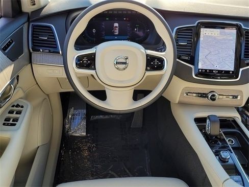 Certified 2025 Volvo XC90 T8 Plus w/ Protection Package Premier image 7