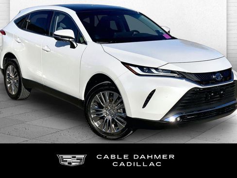 Used 2023 Toyota Venza Limited image 1