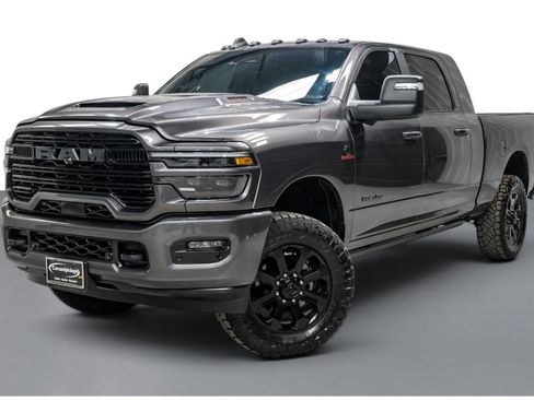Used 2025 RAM 2500 Laramie AWD/4WD image 4