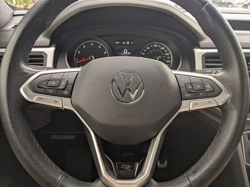 Used 2021 Volkswagen Atlas Cross Sport SE w/ Panoramic Sunroof Package image 24