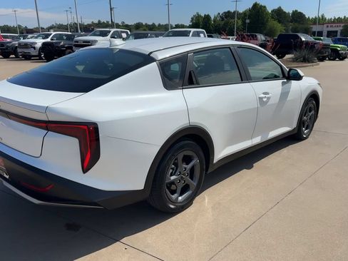 Used 2025 Kia K4 FWD image 9