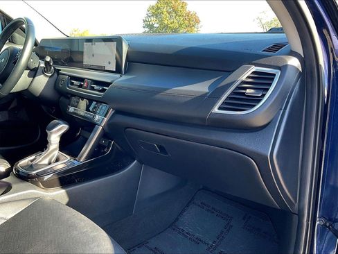 Used 2024 Kia Seltos EX image 16