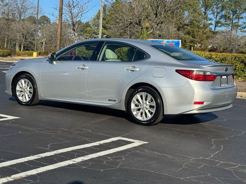 Used 2013 Lexus ES 300h image 3