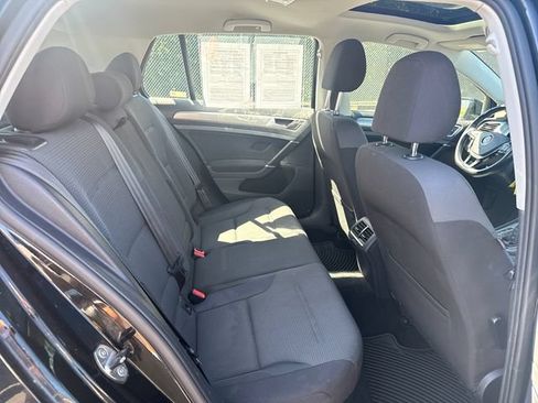 Used 2016 Volkswagen Golf S FWD image 10
