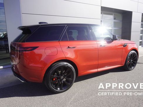 Used 2025 Land Rover Range Rover Sport Dynamic SE image 4