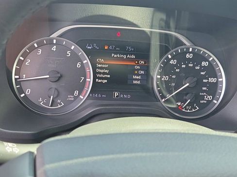 Used 2024 Nissan Titan SV w/ SV Convenience Package RWD image 27