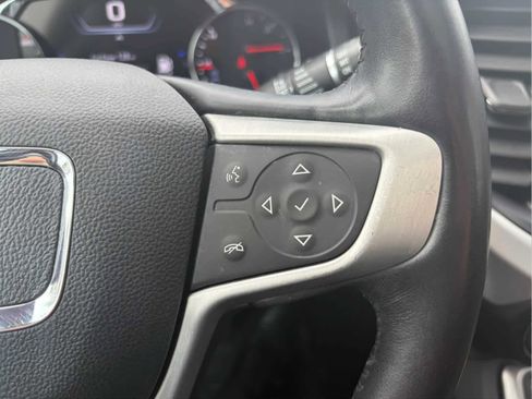 Used 2021 GMC Acadia SLT w/ Technology Package AWD/4WD image 16
