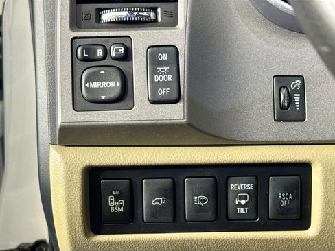 Used 2013 Toyota Sequoia Platinum image 12