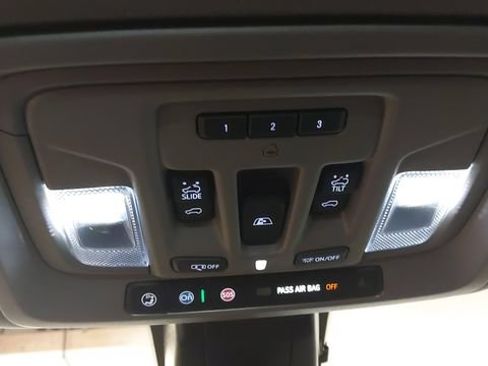 Used 2022 GMC Sierra 2500 Denali AWD/4WD image 32