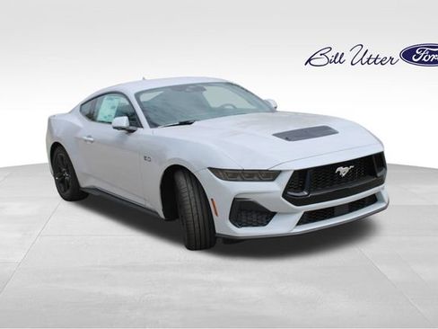 New 2026 Ford Mustang GT RWD image 2