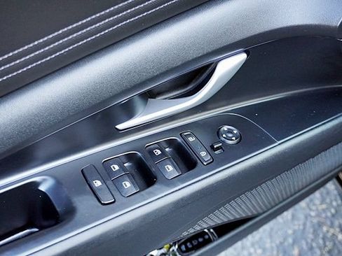 Used 2023 Hyundai Elantra Limited FWD image 23