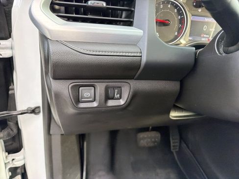 Used 2023 GMC Acadia SLT AWD/4WD image 17