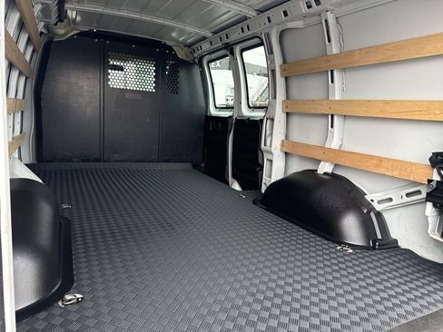 Used 2024 Chevrolet Express 2500 w/ Driver Convenience Package image 28